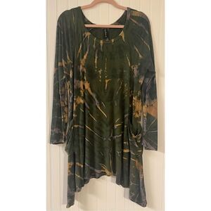 Sacred Threads tunic top OSFM
